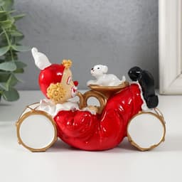 Фигурка полистоун «Клоун с щенком, лежит на барабанах», бело-красный, 14×5.5×8.5 см