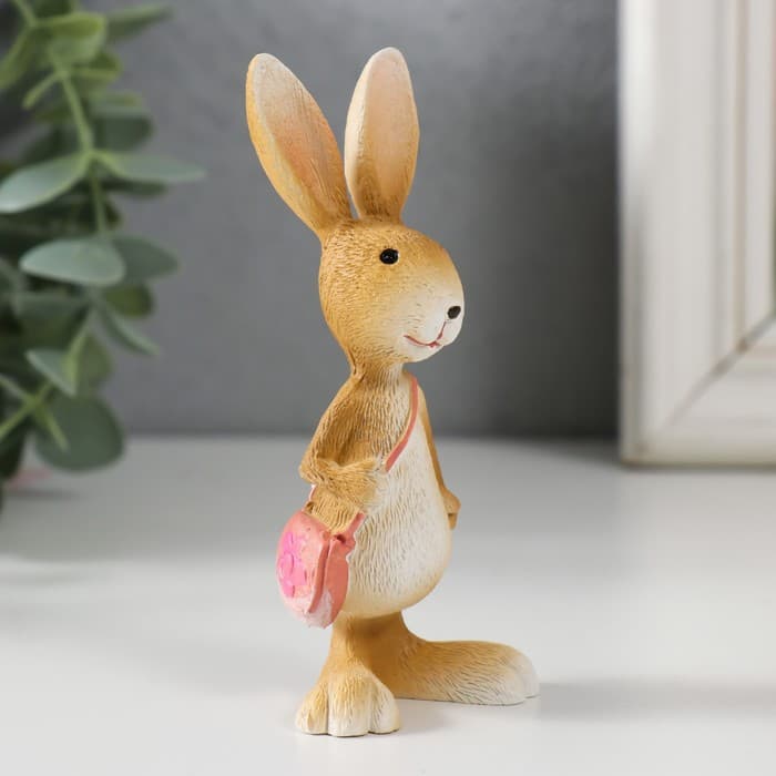 Фигурка полистоун «Зайка с сумкой через плечо», 5×3.5×11 см