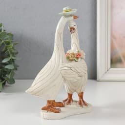 Фигурка полистоун «Гусь с гусыней: объятия», 14.5×8×18.5 см