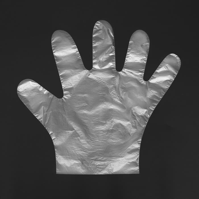 Перчатки одноразовые полиэтиленовые, в упаковке по 100 шт.
