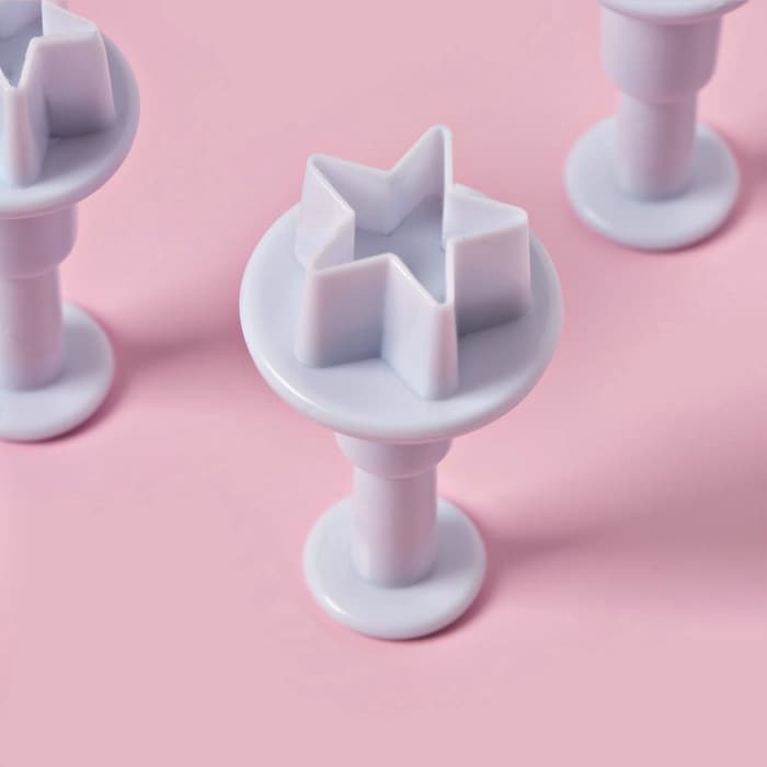 Плунжеры кондитерские Доляна «Звёздочка», набор 3 шт.: d=2 см, d=2.2 см, d=2.5 см, пластик, белые