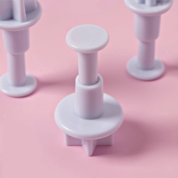 Плунжеры кондитерские Доляна «Звёздочка», набор 3 шт.: d=2 см, d=2.2 см, d=2.5 см, пластик, белые