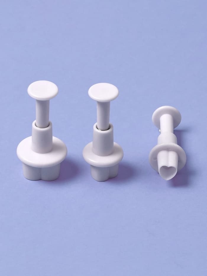 Плунжеры кондитерские «Сердечко», набор 3 шт.: 1.6×1.1 см, 1.4×1 см, 1×1 см, пластик, белые