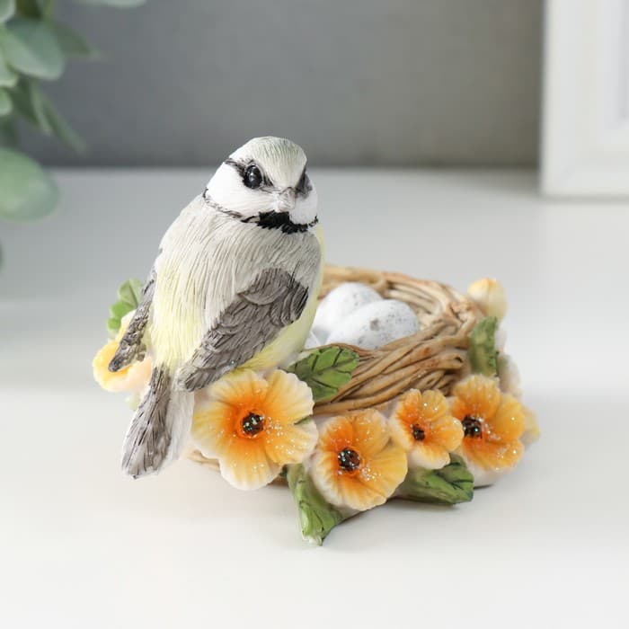 Фигурка полистоун «Синичка в гнезде, с цветами», 11×8×7 см