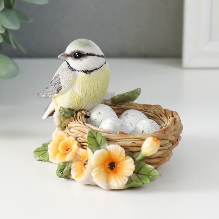 Фигурка полистоун «Синичка в гнезде, с цветами», 11×8×7 см