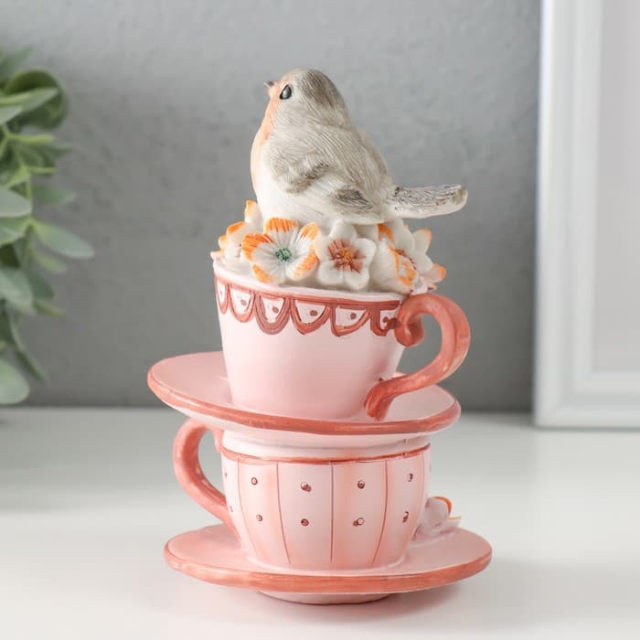 Фигурка полистоун «Снегирь сидит на чашечках, с цветами», 9×9×14 см