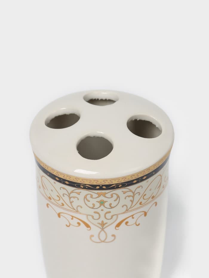 Набор аксессуаров для ванной комнаты Доляна «Золотая роскошь», 4 предмета, дозатор 250 мл, мыльница, 2 стакана, белый