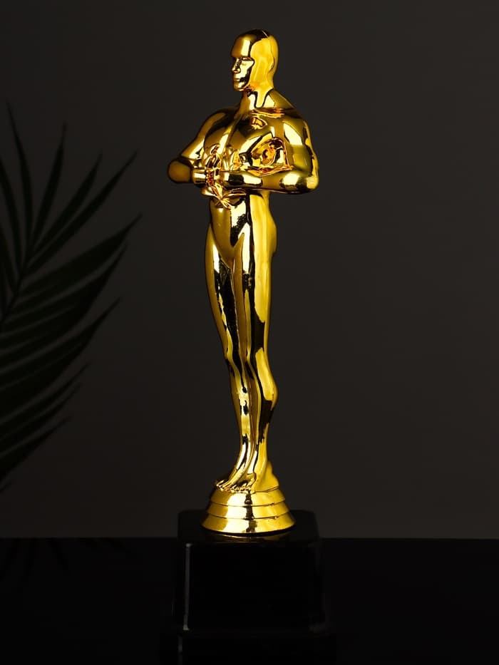 Кубок наградной с фигуркой «Оскар», 9×6×25 см