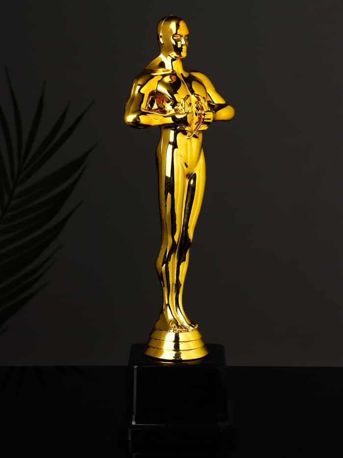 Кубок наградной с фигуркой «Оскар», 9×6×25 см