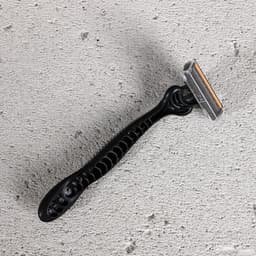 Подарочный набор «23 Февраля», гель для бритья 110 мл и бритва, HARD LINE