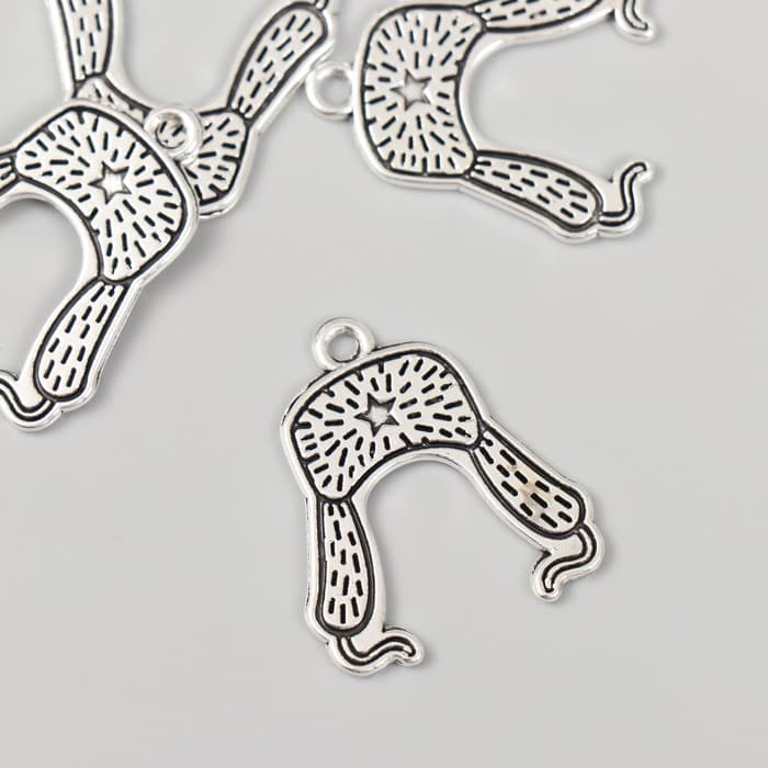 Металлический элемент, декоративная подвеска «Арт Узор. Шапка ушанка со звездой», 2.4×2.6 см