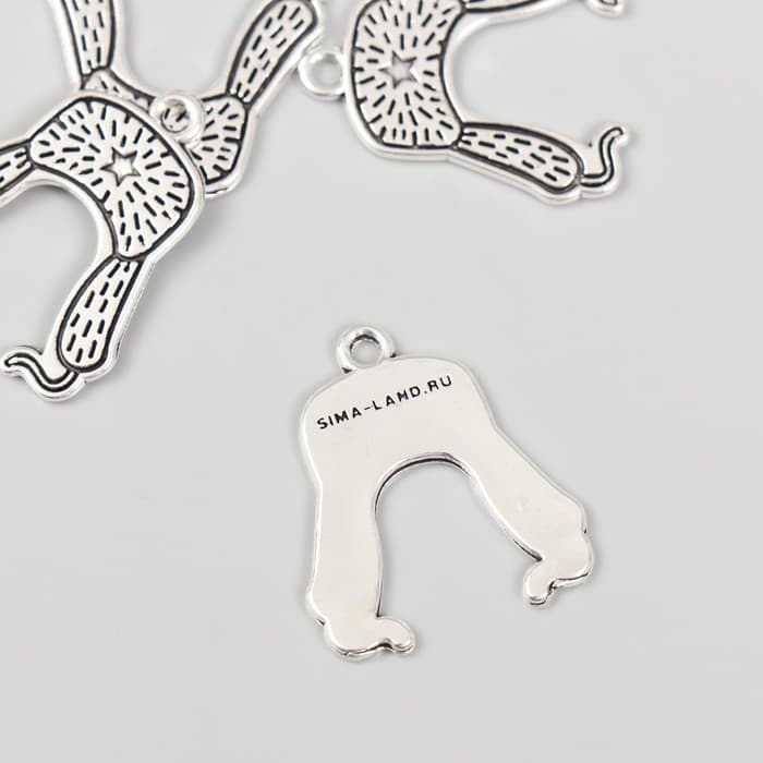 Металлический элемент, декоративная подвеска «Арт Узор. Шапка ушанка со звездой», 2.4×2.6 см