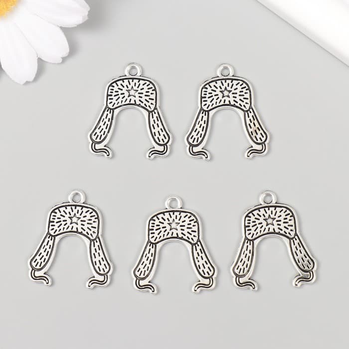 Металлический элемент, декоративная подвеска «Арт Узор. Шапка ушанка со звездой», 2.4×2.6 см