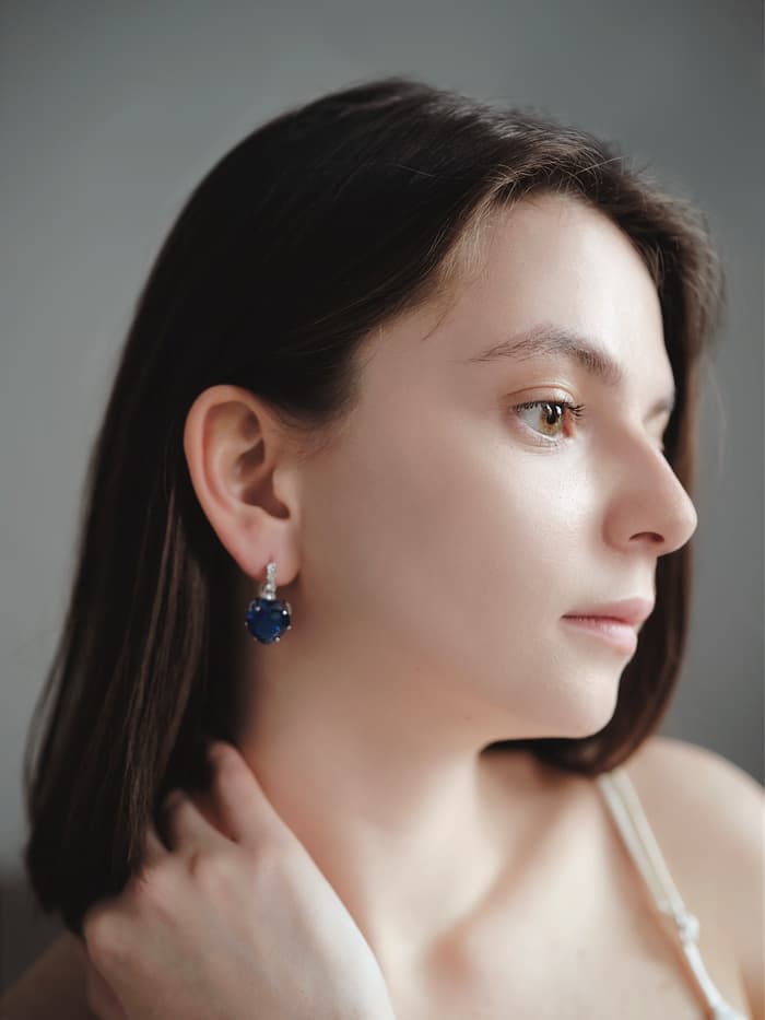 Серьги со стразами «Сердце», мерцание, синие в серебре