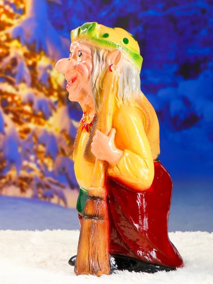 Садовая фигура из гипса «Бабка-Ёжка стоя», 33×35×65 см, МИКС