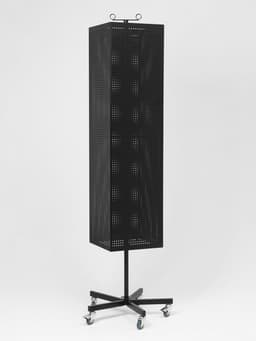 Стойка перфорированная металлическая на каркасе из труб, разборная, на колесах, 4 стороны, крутящиеся, 32×32×170 см, чёрная