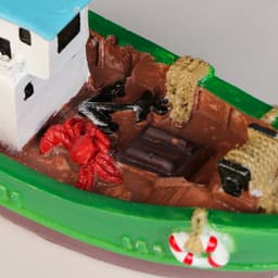 Сувенирная модель корабля «Рыбацкое судно зелёное», фигурка полистоун, 13×6×5 см
