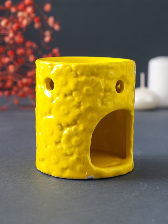 Аромалампа для эфирных масел «Ромашки», керамика, жёлтая, 6.7×6.7×7.5 см