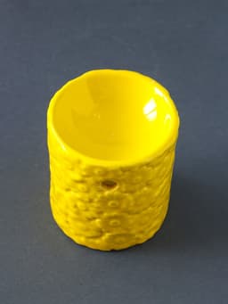 Аромалампа для эфирных масел «Ромашки», керамика, жёлтая, 6.7×6.7×7.5 см