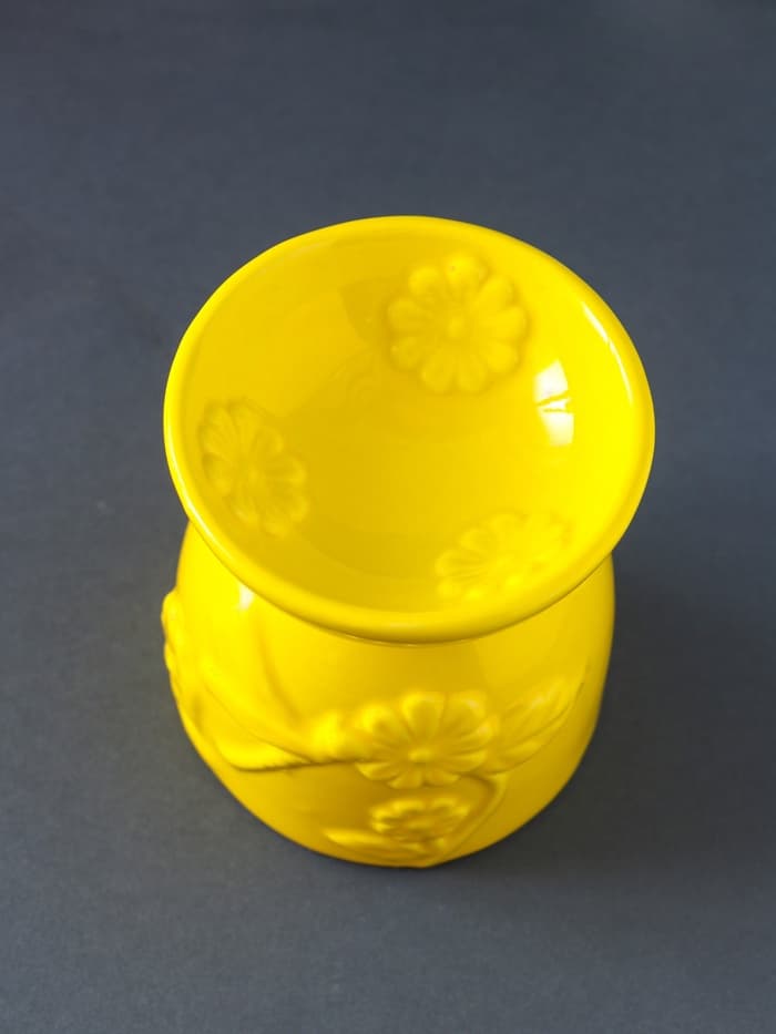 Аромалампа для эфирных масел «Стрекоза на цветке», керамика, жёлтая, 7.2×7.2×8.3 см