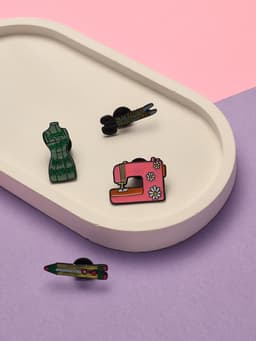 Набор значков (4 шт.) «Швея», цветной в чёрном металле