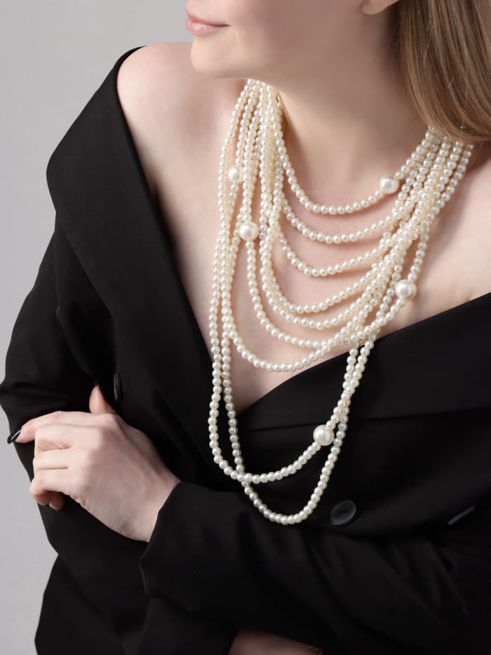 Бусы «Жемчуг» многоярусный 9 нитей, бусины №6, 14, цвет молочный в серебре, 70 см