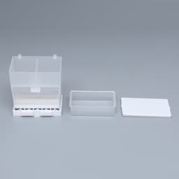 Автокормушка для птиц «Пижон», 16×8×7.5 см, пластик, белая