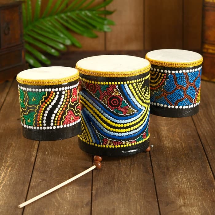 Сувенирный музыкальный инструмент «Барабаны тройные», 33×17×11 см, МИКС