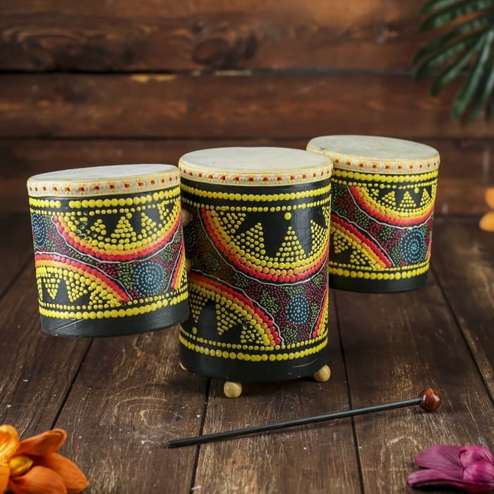 Сувенирный музыкальный инструмент «Барабаны тройные», 33×17×11 см, МИКС