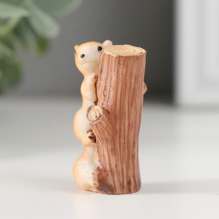 Фигурка полистоун «Озорная белочка», 2×5×4 см, МИКС