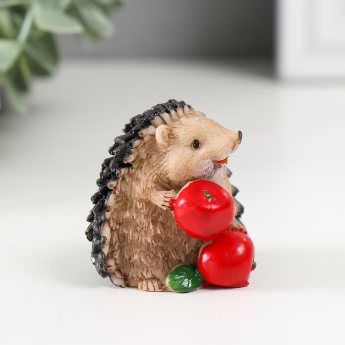 Фигурка полистоун «Ёжик с яблоком», 3.8×4.7×4.4 см, МИКС