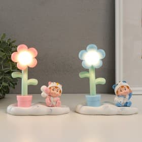 Фигурка световая «Малышка в забавной шапке», 12×6.7×13 см, МИКС