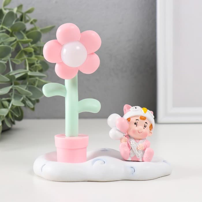 Фигурка светящаяся «Малышка в забавной шапке», 12×6.7×13 см, МИКС