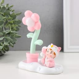 Фигурка светящаяся «Малышка в забавной шапке», 12×6.7×13 см, МИКС