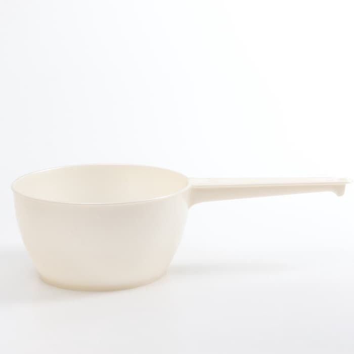 Ковш пластиковый для купания и мытья головы, детский банный ковшик, 1 л., белый