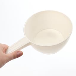 Ковш пластиковый для купания и мытья головы, детский банный ковшик, 1 л., белый