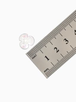 Бусины пластиковые «Цветы», 1.2×1.2×0.2 см, (набор 30 шт.), цвет радужный