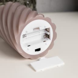 Светодиодная свеча витая лиловая, 7.5×12.5×7.5 см, пластик, воск, от батареек АААх2, свечение тёплое белое