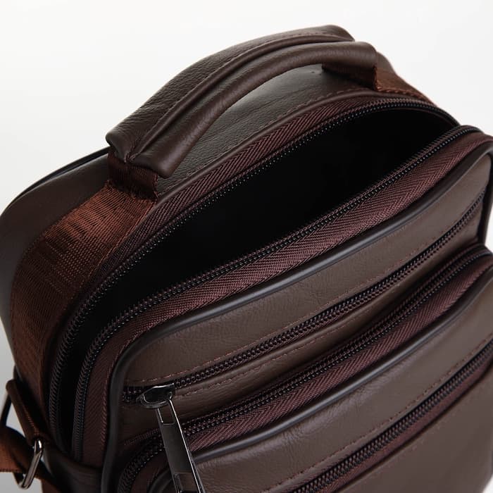 Сумка кросс-боди мужская на молнии, с ручкой, 3 наружных кармана, 17×8.5×20 см, коричневая