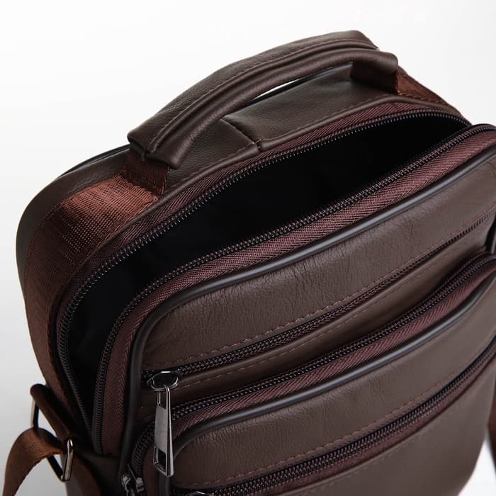 Сумка кросс-боди мужская на молнии, с ручкой, 3 наружных кармана, 18×8.5×22 см, коричневая