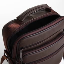 Сумка кросс-боди мужская на молнии, с ручкой, 3 наружных кармана, 18×8.5×22 см, коричневая