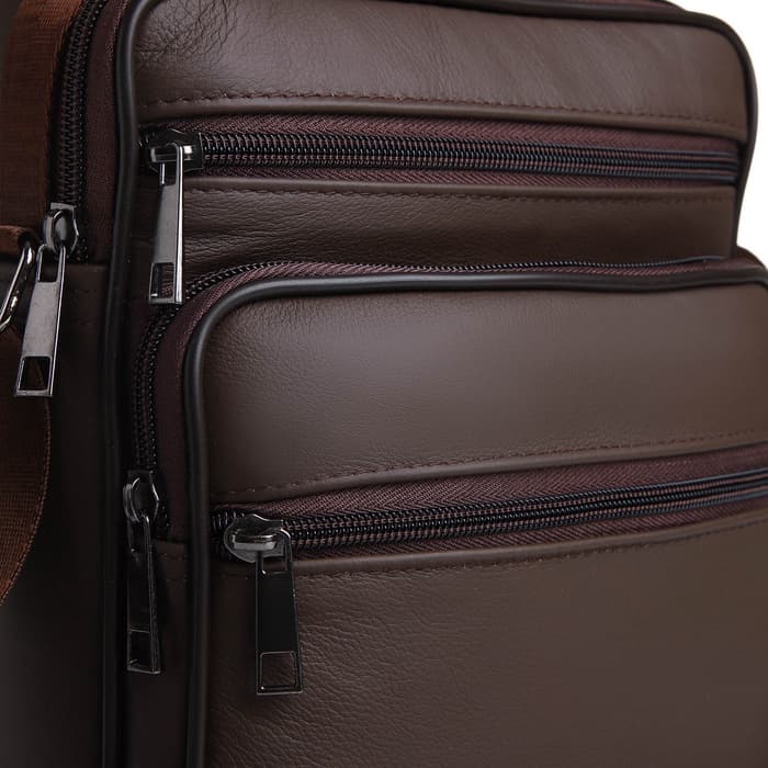 Сумка кросс-боди мужская на молнии, с ручкой, 3 наружных кармана, 19×8.5×25 см, коричневая