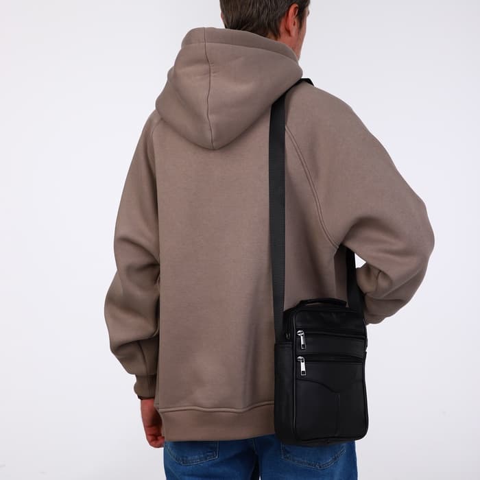 Сумка мужская, на молнии, через плечо, с длинным ремнём, прессованная кожа, 3 наружных кармана, чёрная