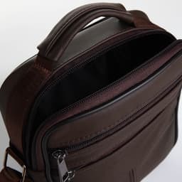 Сумка кросс-боди мужская на молнии, с ручкой, 3 наружных кармана, 17×5.5×20 см, коричневая