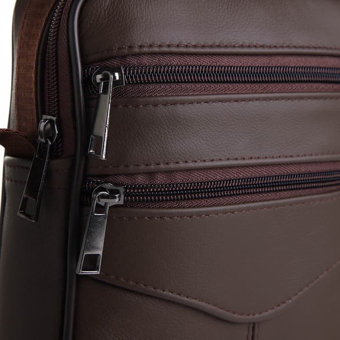 Сумка кросс-боди мужская на молнии, с ручкой, 3 наружных кармана, 18×5.5×22 см, коричневая