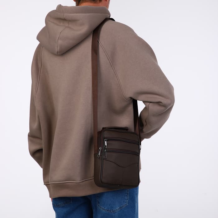 Сумка кросс-боди мужская на молнии, с ручкой, 3 наружных кармана, 19×5.5×25 см, коричневая