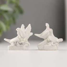 Фигурка полистоун «Голубки на книге», 3.8 см, МИКС