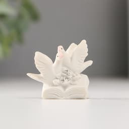 Фигурка полистоун «Голубки на книге», 3.8 см, МИКС