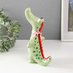 Фигурка керамика «Крокодил с косынкой», зелёный, 14.2×9.5×24.5 см