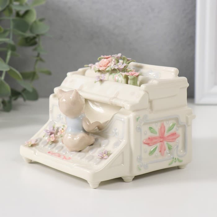 Сувенир музыкальный механический «Котёнок с цветочной печатной машинкой», керамика, 9×11×7.5 см